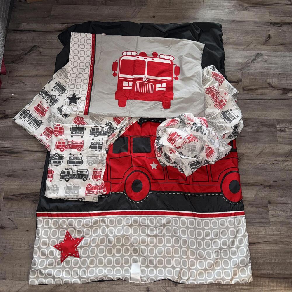 Carter's Fire‎ Truck Bed Set 7 Piece Set Toddler Bed Crib Comforter 2 sheet sets
